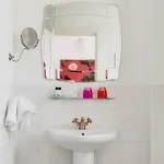 La Casa De Camelias Busto