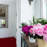 La Casa De Camelias Hotel