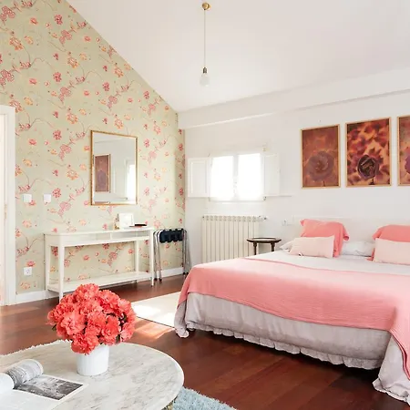 La Casa De Camelias 3*