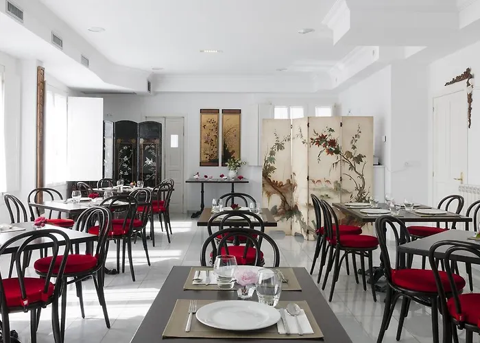 Hotel La Casa De Camelias 3*