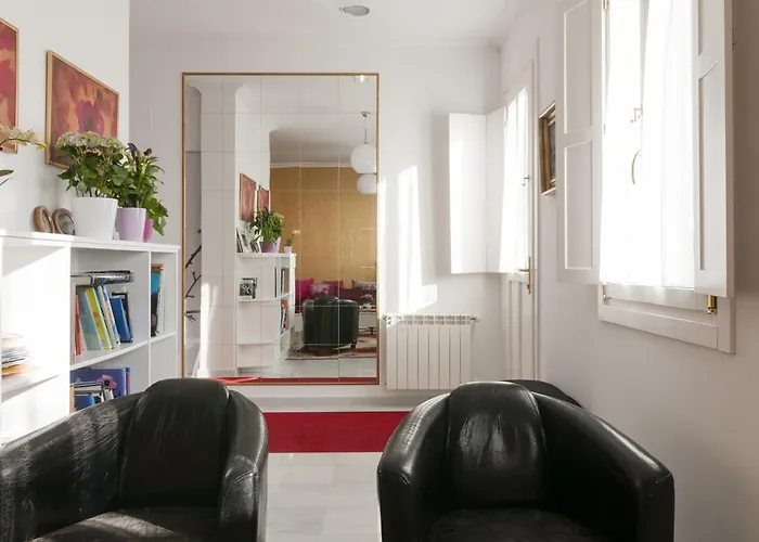 La Casa De Camelias 3*