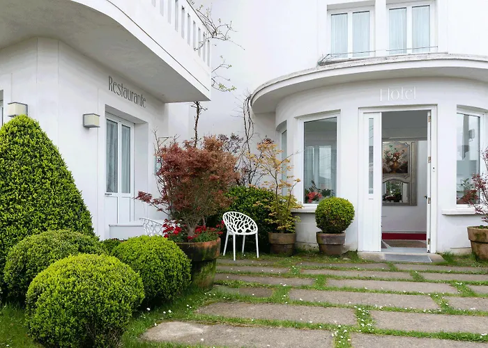 Hotel La Casa De Camelias Busto