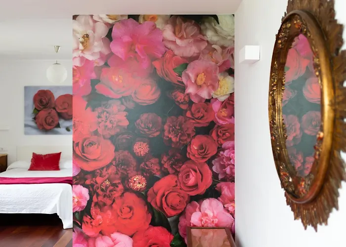 Hotel La Casa De Camelias 3*