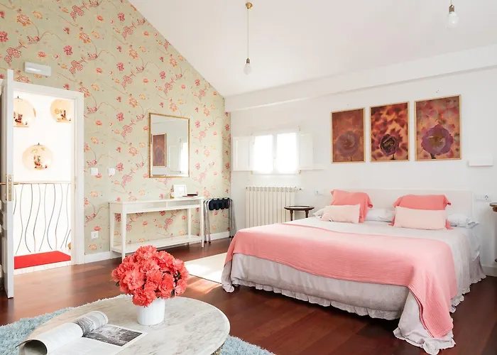 La Casa De Camelias 3*