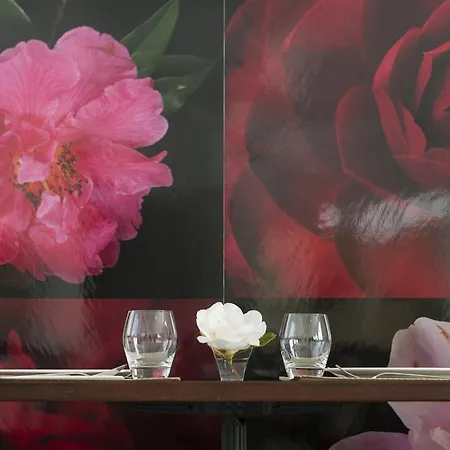 La Casa De Camelias Busto