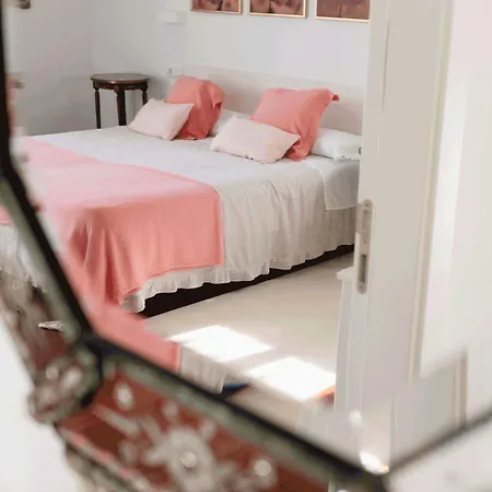 La Casa De Camelias Hotel