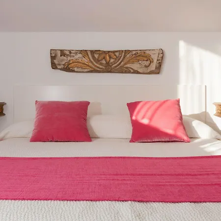 La Casa De Camelias Бусто