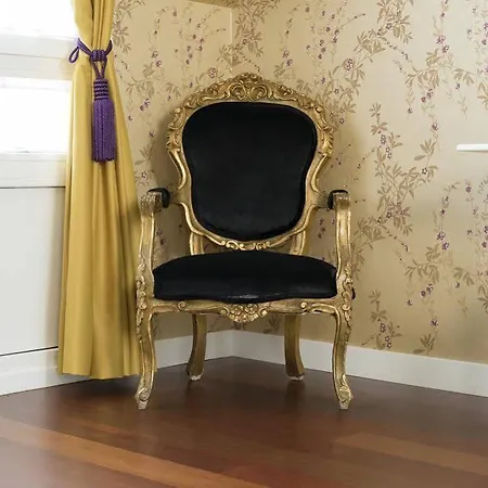 Hotel La Casa De Camelias